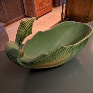 Roseville Green Pinecone Bowl 427-8
